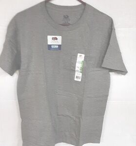 Fruit of the Loom Men's Platinum Steel Gray Pocket Tee Size M/M.